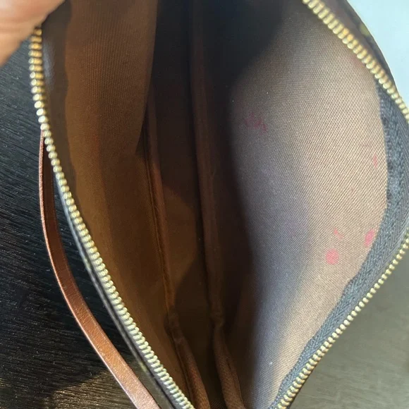 Louis Vuitton Monogram Pochette Accessories - Picture 8 of 15